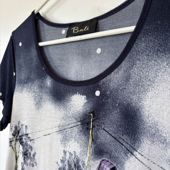 🎉4/30$🎉 Bali Vintage Artistic Print Tee - Fits Size Medium - Picture 2 of 4